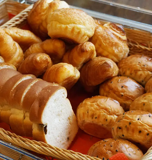 Popular free light breakfast service