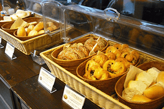 Free light breakfast service