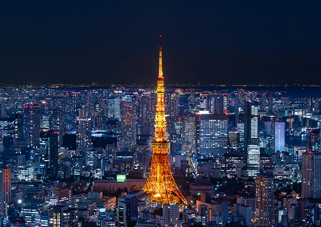 TOKYO TOWER: Approximately 22 minutes by train and on foot