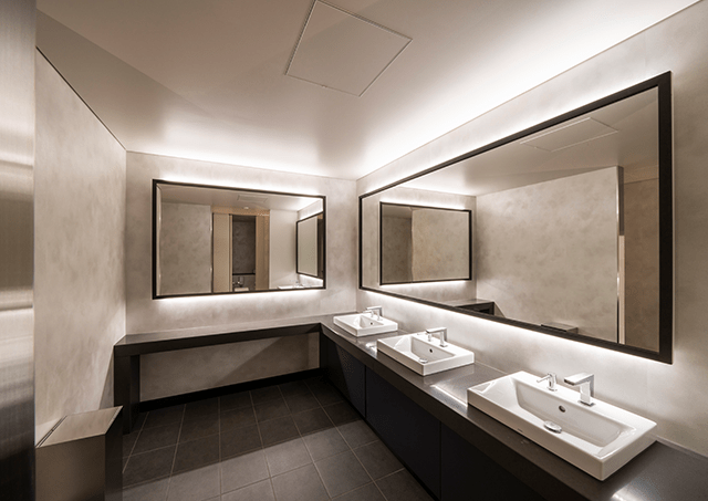 Corridor no Yu / Shared Toilet