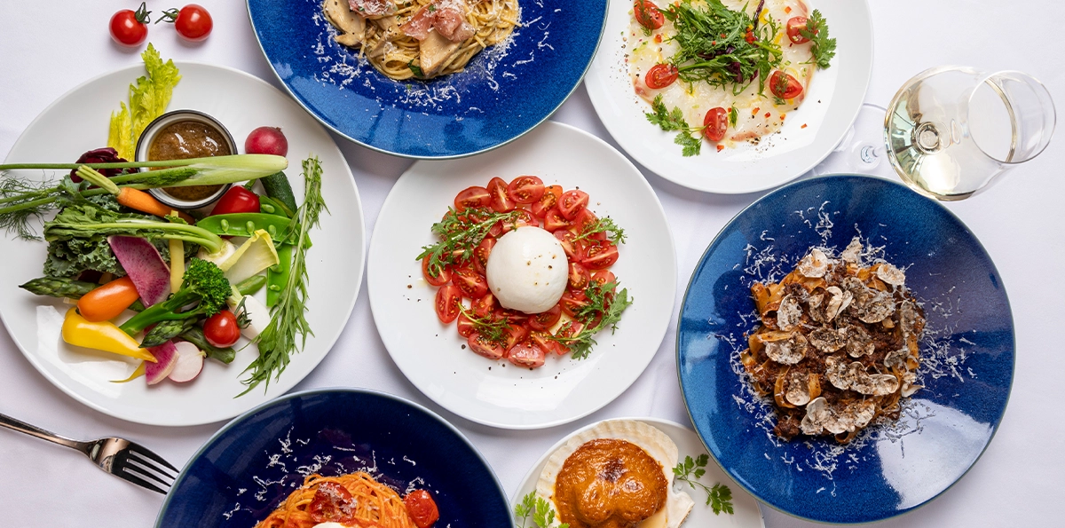 Enjoy a luxurious dinner with a night view