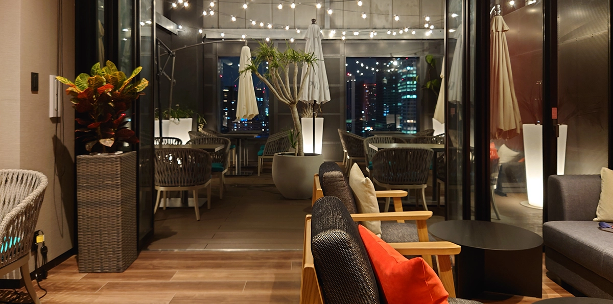 The rooftop bar on the 20th floor, the top floor of the hotel.