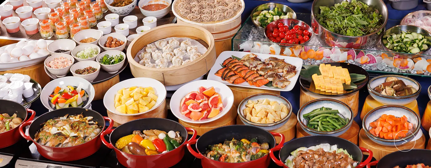 Breakfast buffet with approx. 60 varieties.