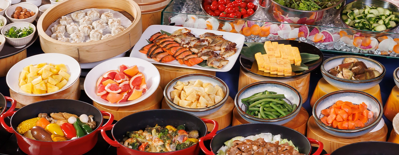 Breakfast buffet with approx. 60 varieties.