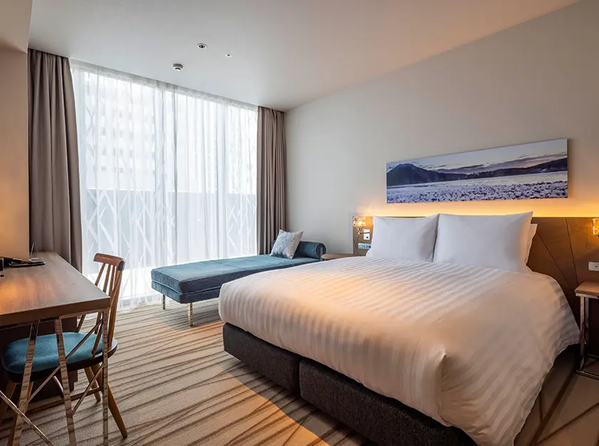 ユニバーサルクイーン