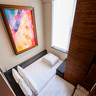 High-Ceiling Economy Single